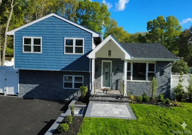 Homes for sale in Islip, NY | 354 Easton St, Islip, NY 11779 | MLS# 1013503