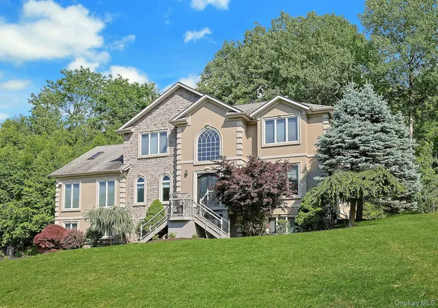 Photo 4 of Single family home for sale at 6 Cheesecote Ln, Pomona, NY 10970 | MLS# 1013506 | Listing updated on 2026-06-22