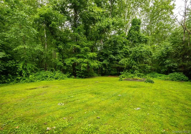 Homes for sale in Hyde Park, NY | 24 Dutchess Hill Rd, Hyde Park, NY 12601 | MLS# 1013508