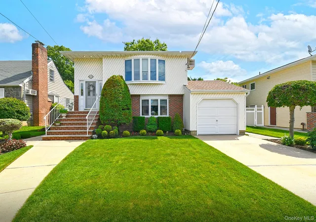 2nd image of 1989 Charles St, Hempstead, NY 11710 | MLS# 1013515