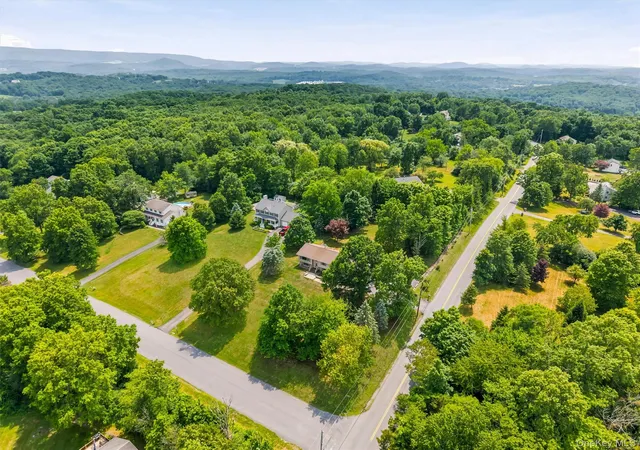 Homes for sale in New Windsor, NY | 318 Beattie Rd, New Windsor, NY 10992 | MLS# 1013519