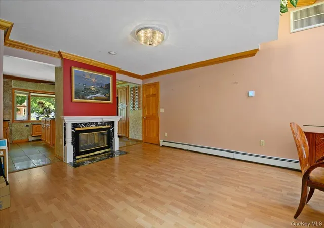 Photo 4 of Sale Pending at 2 Bridge Ln, Oyster Bay, NY 11801 | MLS# 1013522 | Listing updated on 2026-07-29