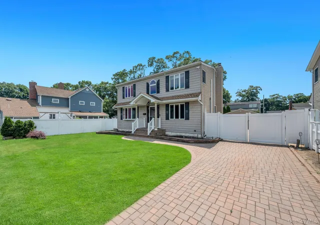2nd image of 24 Worden Pl, West Babylon, NY 11704 | MLS# 1013523