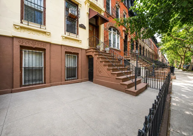 2nd image of 571 Macon St, New York, NY 11233 | MLS# 1013525