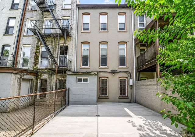 5th image of 571 Macon St, New York, NY 11233 | MLS# 1013525