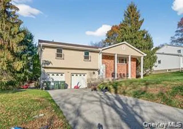 Photo 1 of Single family home for sale at 3 Roanoke Dr, Monroe, NY 10950 | MLS# 1013534 | Listing updated on 2026-06-18