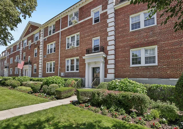2nd image of 22 Hamilton Pl #I3, Garden City, NY 11530 | MLS# 1013538