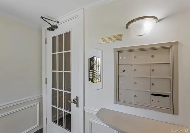 4th image of 22 Hamilton Pl, Hempstead, NY 11530