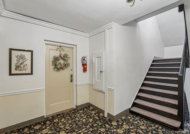 5th image of 22 Hamilton Pl, Hempstead, NY 11530