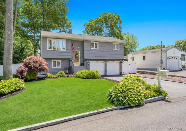 2nd image of 279 Haven Ave, Ronkonkoma, NY 11779 | MLS# 1013545