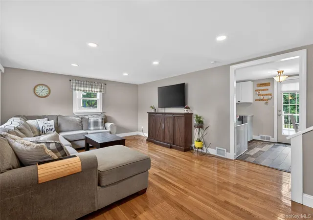 4th image of 9 Arbor Dr, Newburgh, NY 12550 | MLS# 1013548