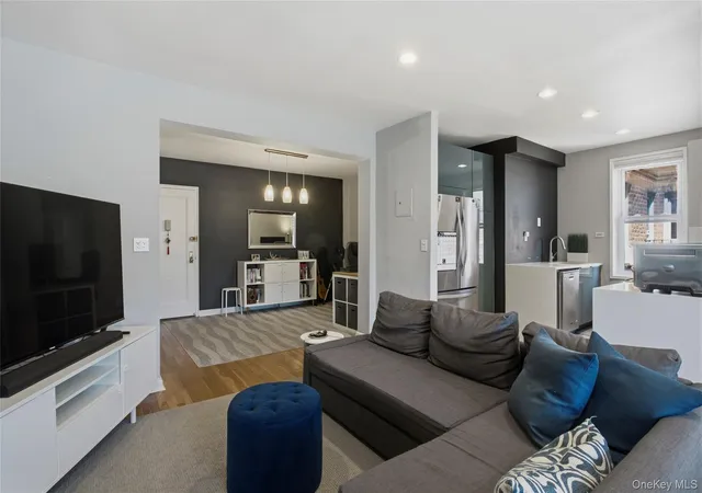 5th image of 101 Old Mamaroneck Rd #3D4, White Plains, NY 10605 | MLS# 1013622