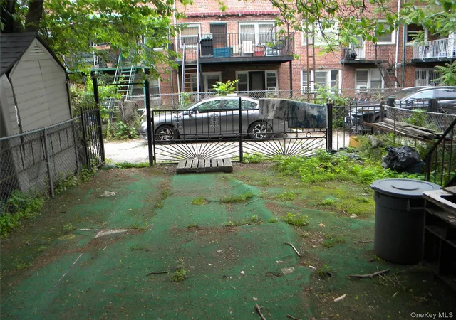 Listing Photo 4 - Condo for sale in building located at 718 E 80th St, Brooklyn, NY 11236