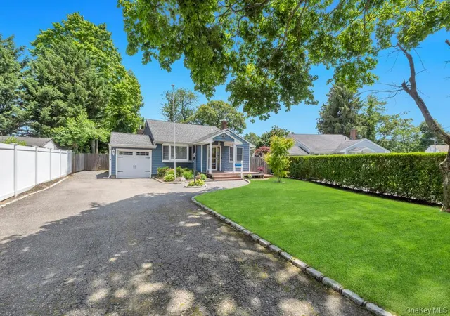 Photo 1 of Sale Pending at 3 Drake Ln, Kings Park, NY 11754 | MLS# 1013630 | Listing updated on 2026-08-13