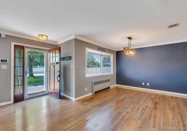 Photo 4 of Sale Pending at 3 Drake Ln, Kings Park, NY 11754 | MLS# 1013630 | Listing updated on 2026-08-13