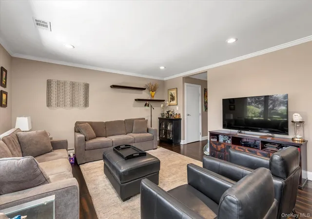 2nd image of 100 70 Baker Ct #70, Island Park, NY 11558 | MLS# 1013637