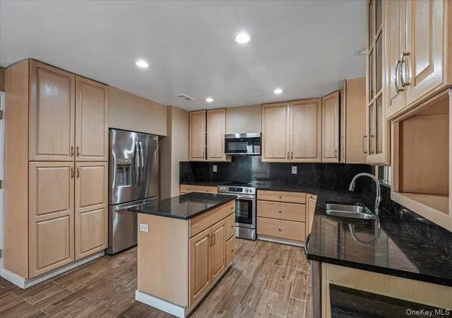 5th image of 2 Maple Run Dr, Oyster Bay, NY 11753 | MLS# 1013640