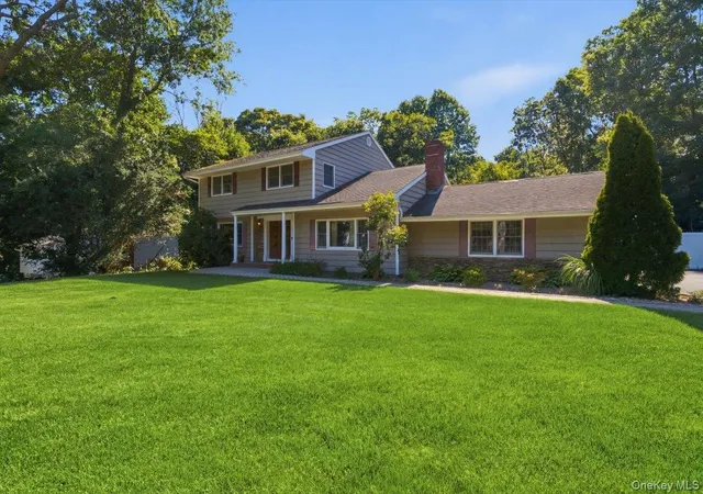 Homes for sale in Huntington, NY | 6 Redwood Dr, Huntington, NY 11746 | MLS# 1013646
