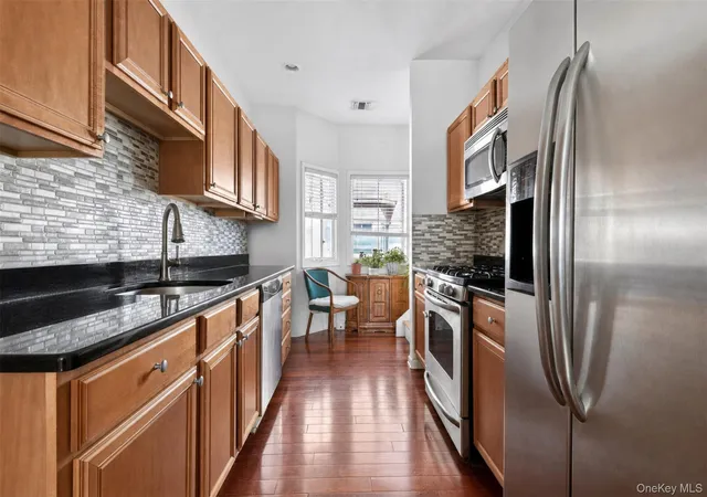 4th image of 330 Maple Ave #2, Hempstead, NY 11590 | MLS# 1013672