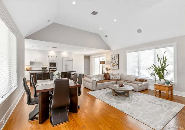Photo 4 of Single family home for sale at 26 Tuthill Ln, Southampton, NY 11960 | MLS# 1013688 | Listing updated on 2026-10-03