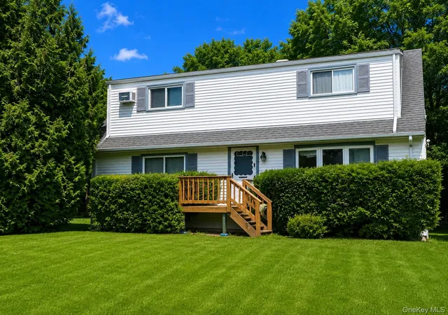 Homes for sale in Clarkstown, NY | 1 Hilltop Rd, Clarkstown, NY 10956 | MLS# 1013695