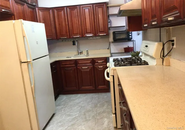 Photo 2 of Sale Pending at 66 10 149 Street #3F, Flushing, NY 11367 | MLS# 1013698 | Listing updated on 2026-07-23