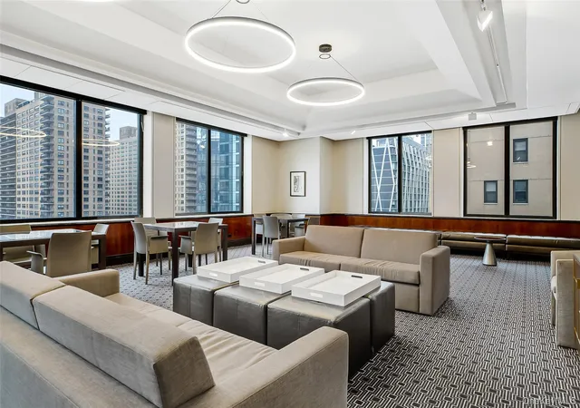2nd image of 160 W 66Th St, New York, NY 10023