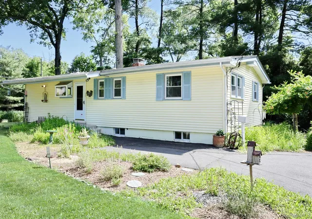 4th image of 16 Heather Ln, West Nyack, NY 10994 | MLS# 1013716