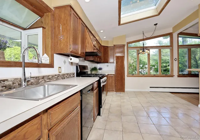 5th image of 16 Heather Ln, West Nyack, NY 10994 | MLS# 1013716