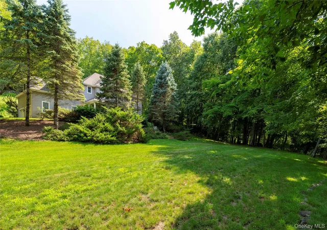 Photo 3 of Single family home for sale at 170 Watch Hl Rd, Cortlandt, NY 10567 | MLS# 1013726 | Listing updated on 2026-07-31