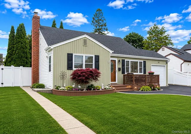 3rd image of 92 W 19Th St, Deer Park, NY 11729 | MLS# 1013736