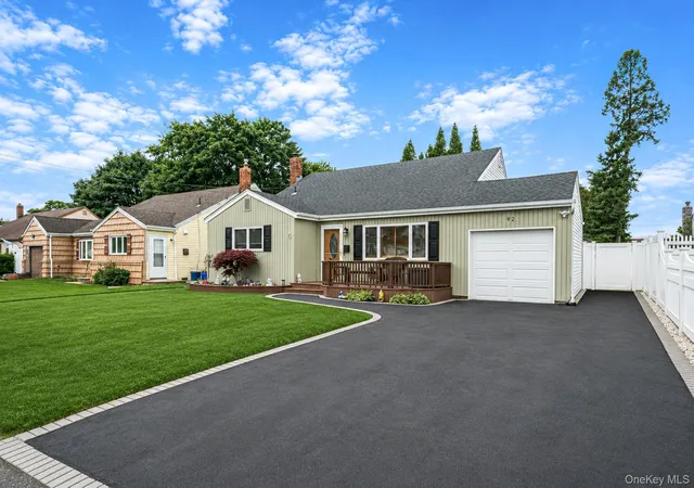 4th image of 92 W 19Th St, Deer Park, NY 11729 | MLS# 1013736