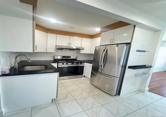 3rd image of 14456 Roosevelt Ave, Queens, NY 11354