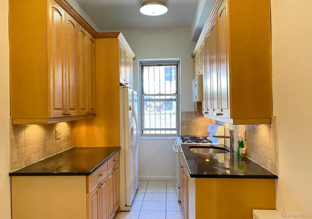 4th image of 67-25 Clyde St #1K, Forest Hills, NY 11375 | MLS# 1013761