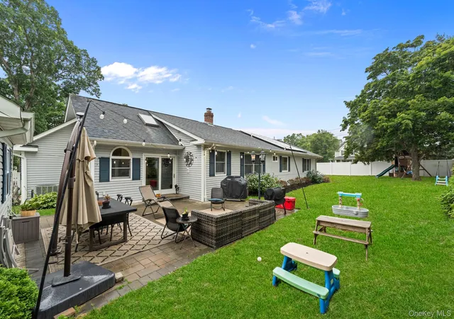 3rd image of 821 Peconic St, Ronkonkoma, NY 11779 | MLS# 1013762