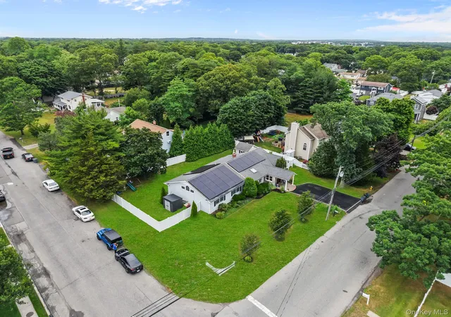 35th image of 821 Peconic St, Ronkonkoma, NY 11779 | MLS# 1013762