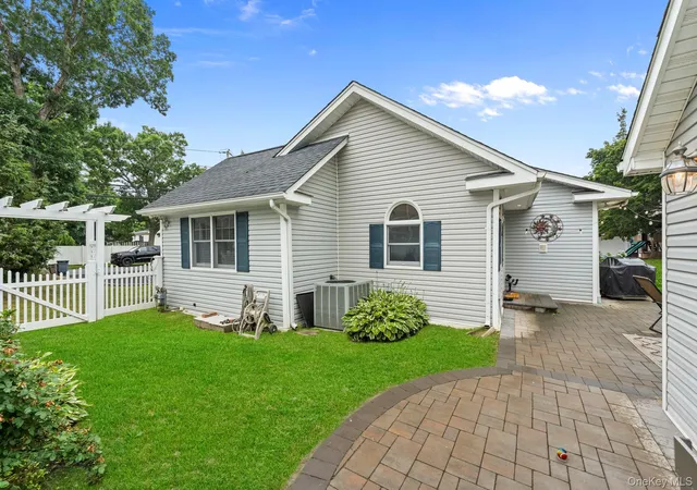 4th image of 821 Peconic St, Ronkonkoma, NY 11779 | MLS# 1013762