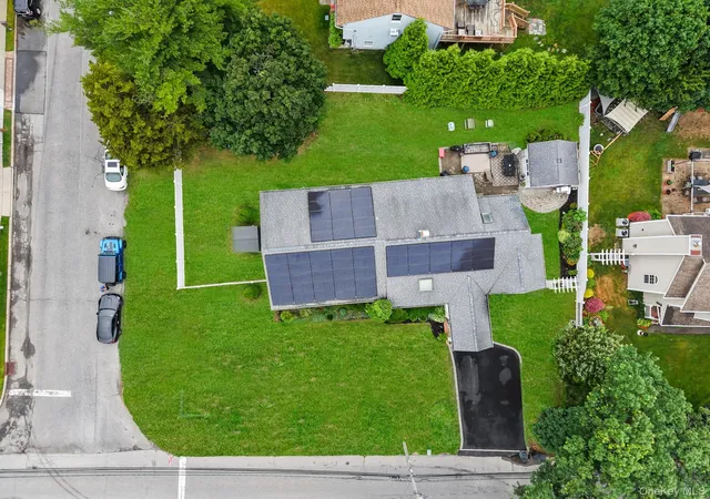 5th image of 821 Peconic St, Ronkonkoma, NY 11779 | MLS# 1013762