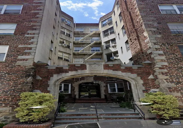 1st image of 305 6th Ave #2A, Pelham, NY 10803 | MLS# 1013778