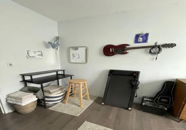 2nd image of 305 6Th Ave, Pelham, NY 10803