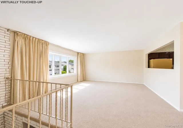 Homes for sale in New York, NY | 140 Regis Dr, New York, NY 10314 | MLS# 1013789