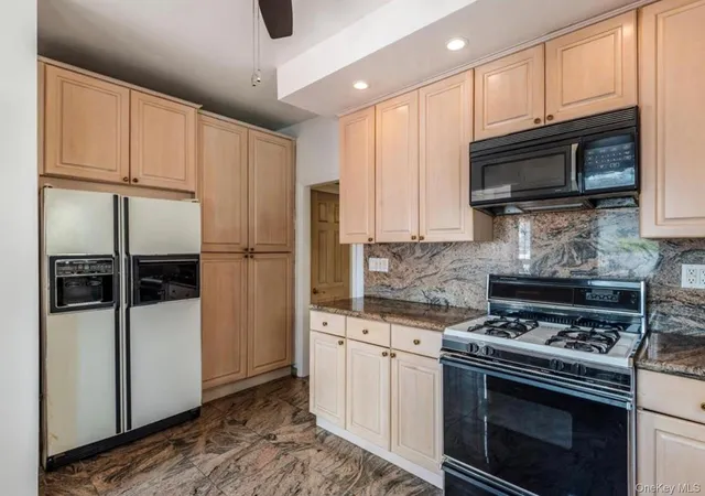 Photo 4 of Sale Pending at 7844 86th Street, Glendale, NY 11385 | MLS# 1013798 | Listing updated on 2026-08-22