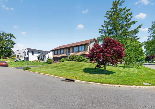 2nd image of 19 Branding Iron Ln, Glen Cove, NY 11542 | MLS# 1013803