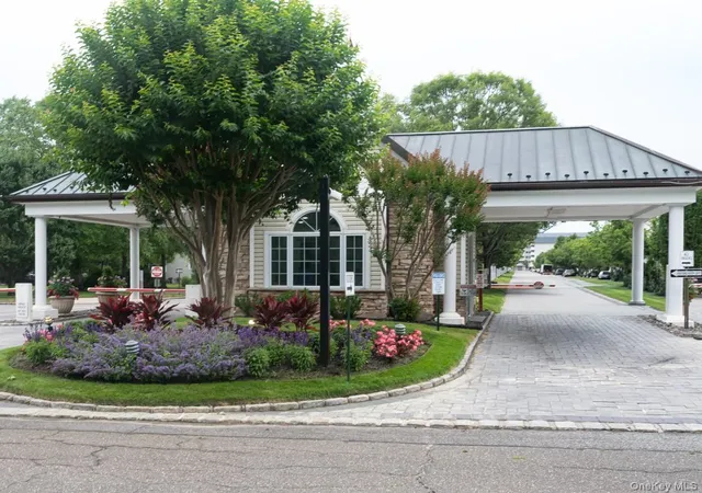 2nd image of 100 Harbor View Dr #251, North Hempstead, NY 11050 | MLS# 1013804