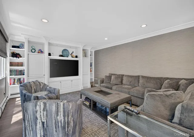 4th image of 12 Locust Ln, North Hempstead, NY 11577 | MLS# 1013813