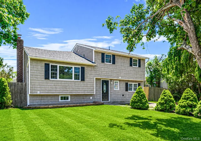 3rd image of 18 Lark Dr, Centereach, NY 11720 | MLS# 1013822