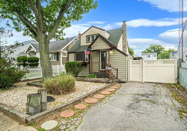 Homes for sale in Hempstead, NY | 3427 Ocean Ave, Hempstead, NY 11572 | MLS# 1013830