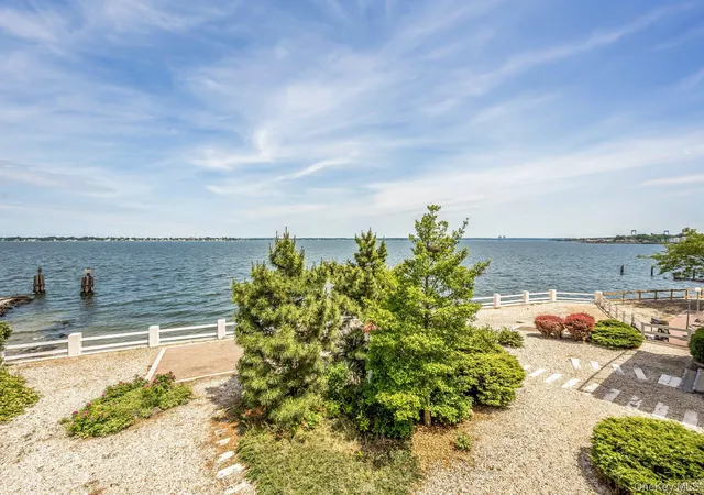 2nd image of 1490 Shore Dr, New York, NY 10465