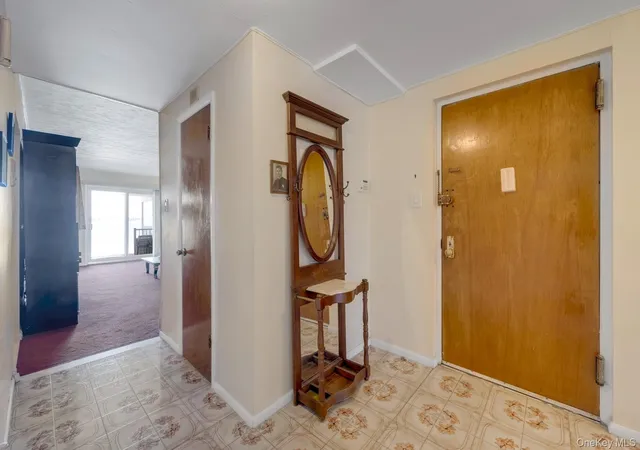 5th image of 1490 Shore Dr, New York, NY 10465