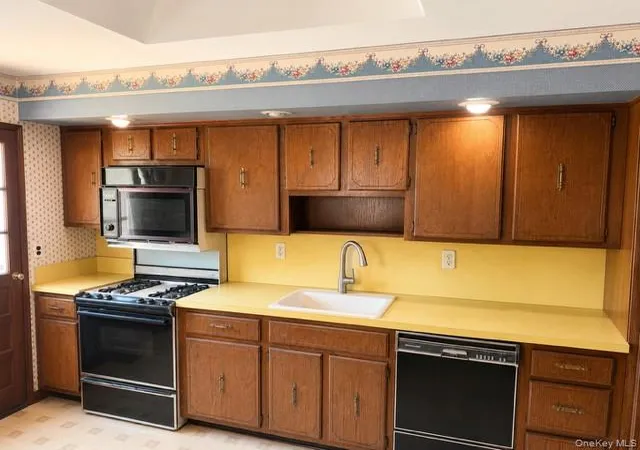 Photo 3 of Single family home for sale at 106 Rockland Ln, Spring Valley, NY 10977 | MLS# 1013842 | Listing updated on 2026-08-07